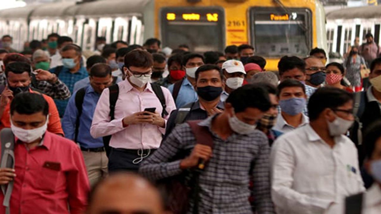Hindistan'da Kovid-19 salgınında toplam vaka sayısı 30 milyonu aştı