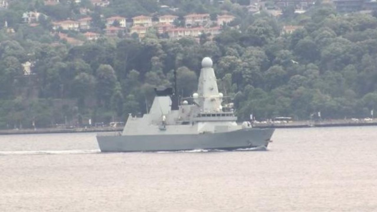 İngiltere, Rus uçağının Karadeniz'de İngiliz savaş gemisine uyarı ateşi açtığı iddiasını yalanladı