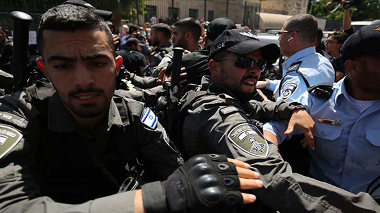 İsrail polisi, hazırladığı meyve suyuna "Kudüs İntifadası" adını veren Filistinliyi gözaltına aldı