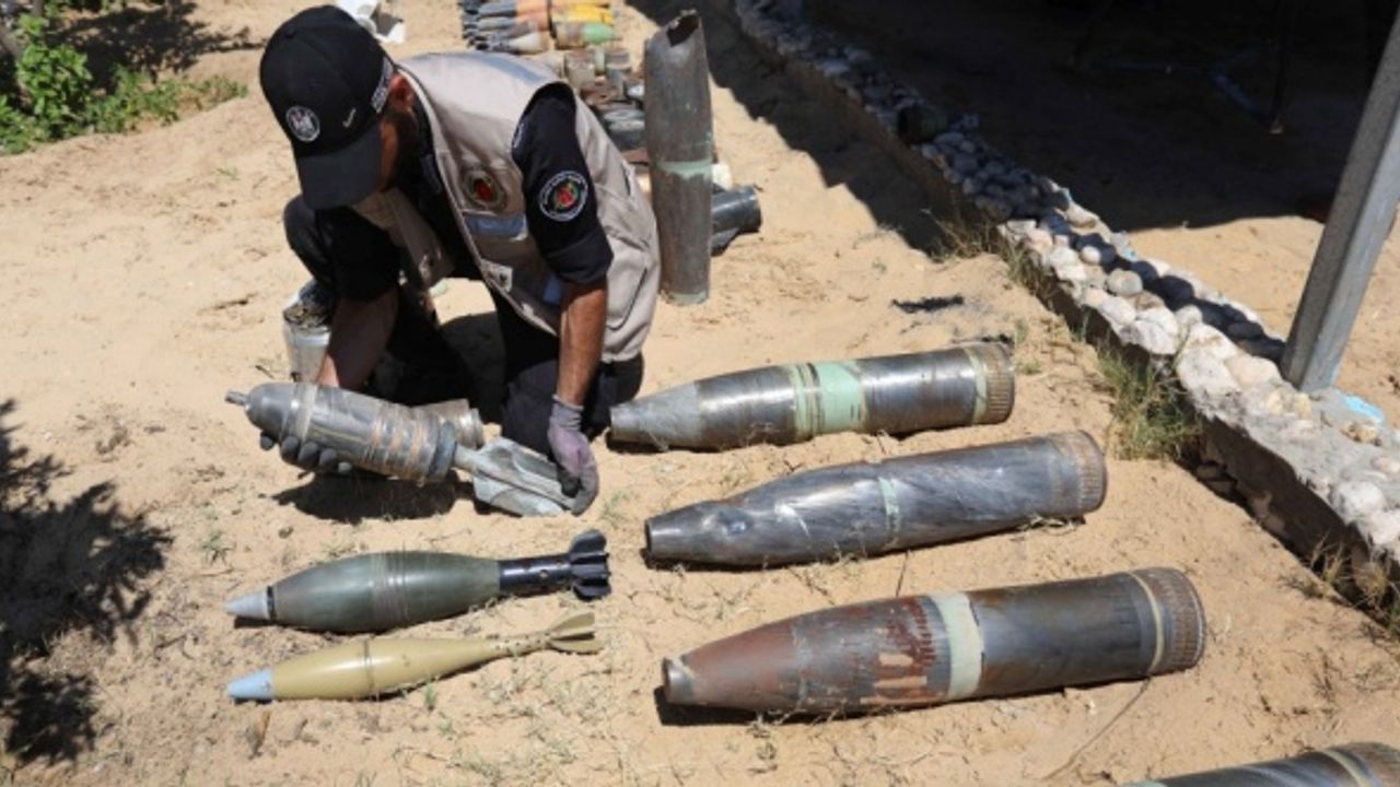 İsrail'in Gazze'ye attığı patlamamış 1200 füze, tank ve top mermisi etkisiz hale getirildi