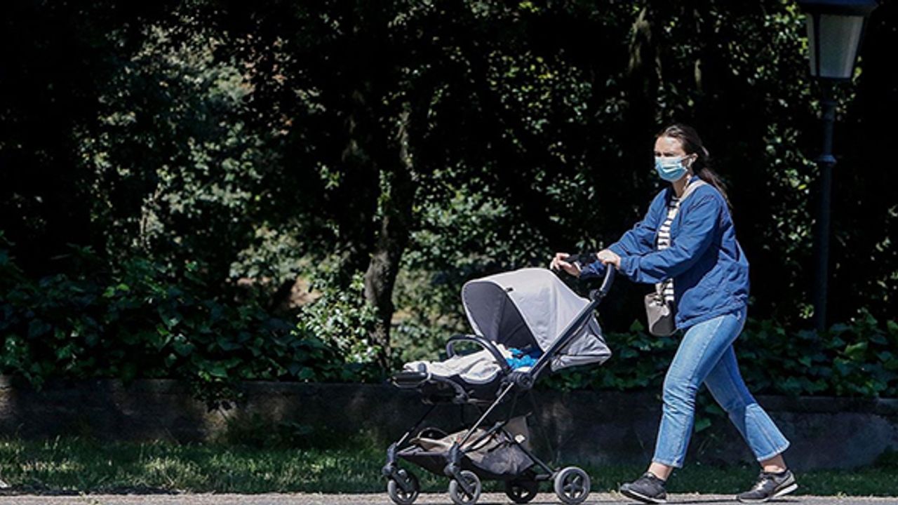 İtalya'da açık alanda maske zorunluluğu 28 Haziran'dan itibaren kaldırılıyor