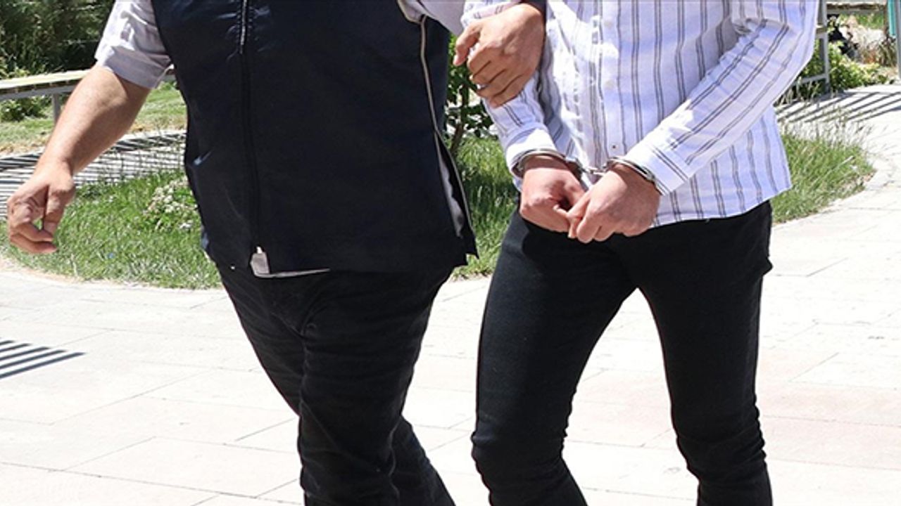 İzmir merkezli 40 İlde FETÖ operasyonu