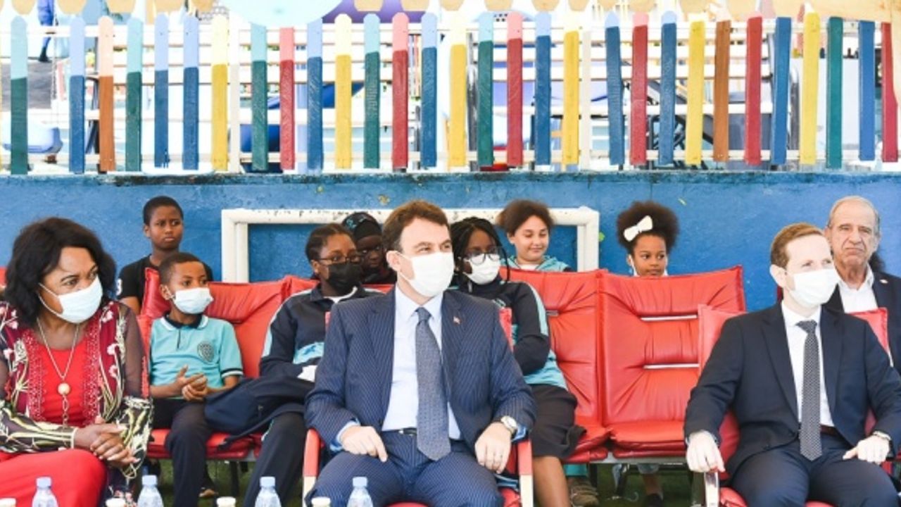 Kamerun'da Türkiye Maarif Vakfı “Yunus Emre ve Türkçe Yılı“ kapsamında etkinlik düzenledi