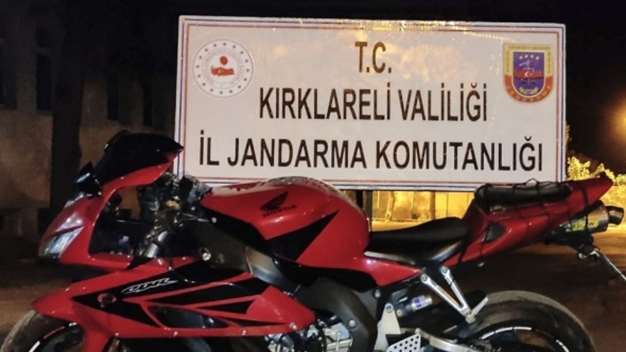 Kırklareli'nde 210 bin liralık motosikleti plakalarını değiştirip yurda sokan şüpheli yakalandı