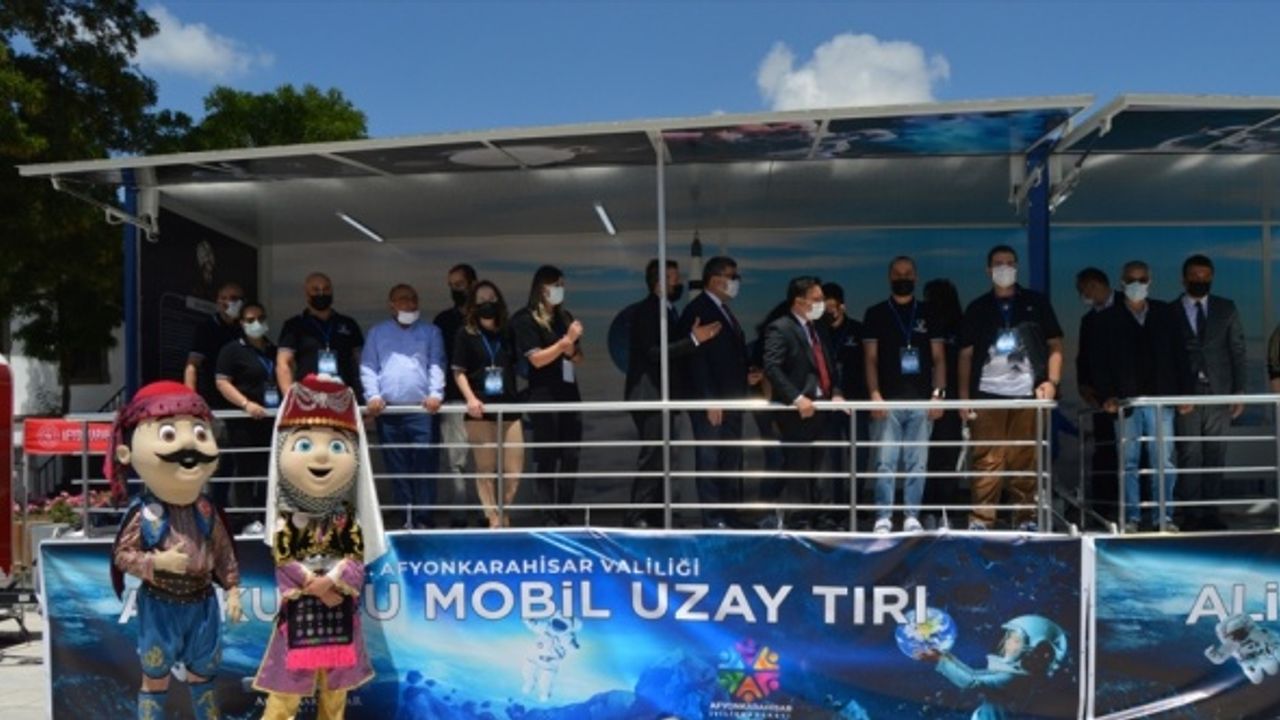 Köylerdeki çocuklara uzayı sevdirecek “Ali Kuşçu Mobil Uzay Tırı“nın açılışı yapıldı