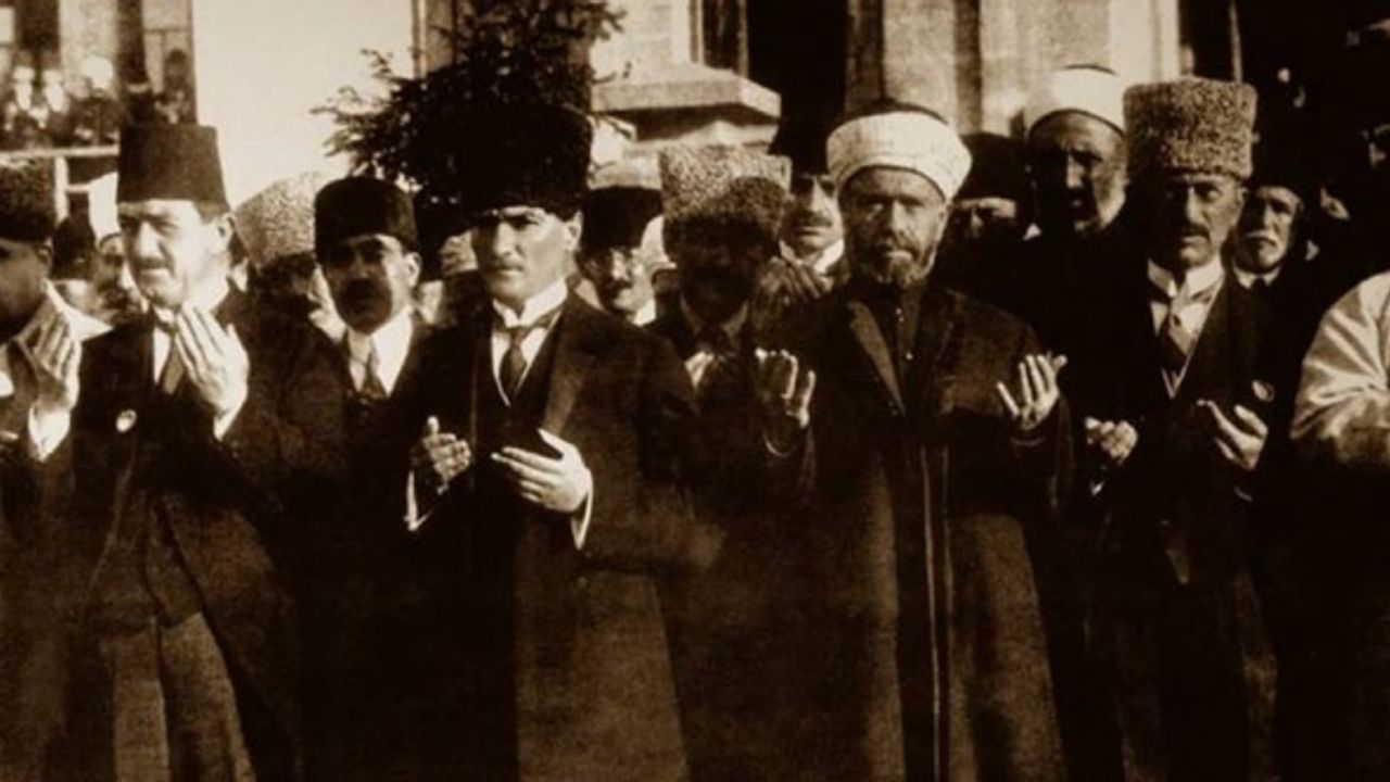 'Laikliği ihlâlden' yedi defa Ağır Ceza'da yargılanan Ali Rıza Demircan yazdı! "Atatürk üzerine uzlaşılabilir mi?"