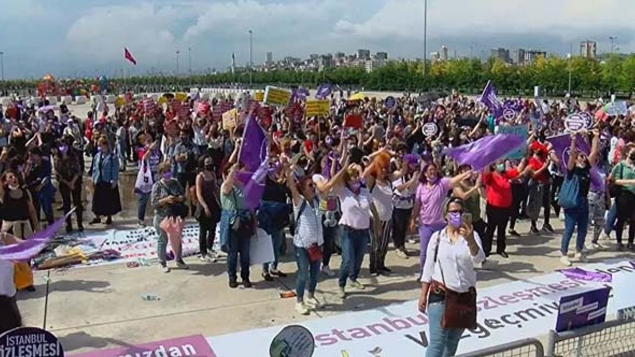 Maltepe'de kadın platformlarından İstanbul Sözleşmesi protestosu