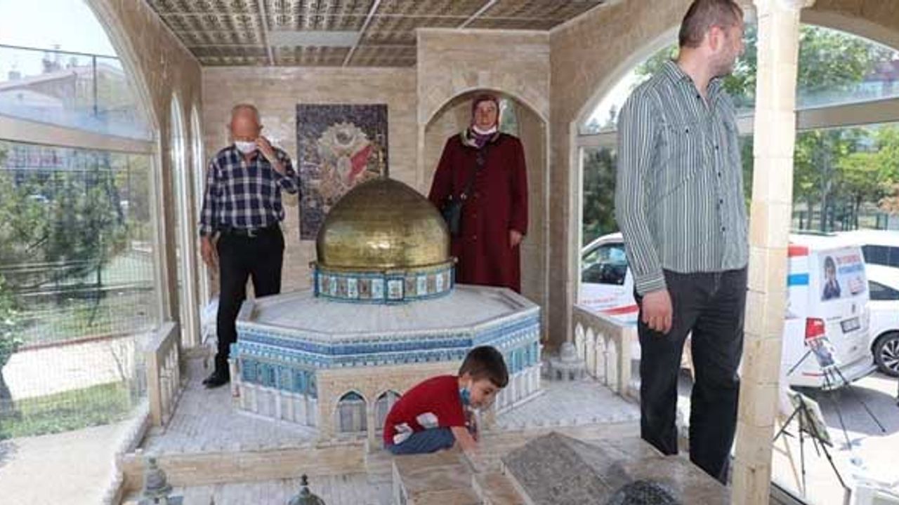 ​Minia Kudüs TIR'ı Ankara’da sergileniyor