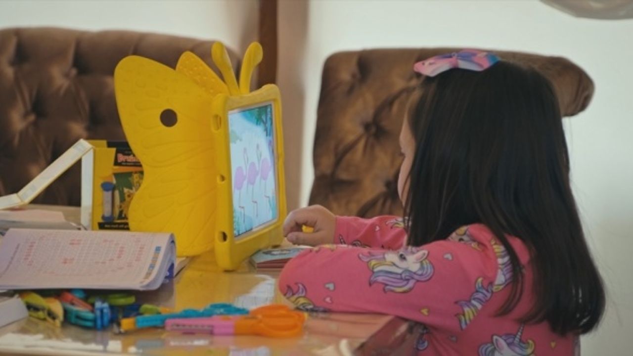 Salgınla geçen eğitim yılı “Birlikte Başardık“ sloganıyla çekilen belgesel filmle ekrana taşındı