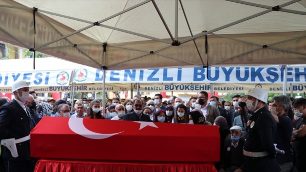 Şehit polis memuru Ercan Yangöz'ün naaşı Denizli'de toprağa verildi