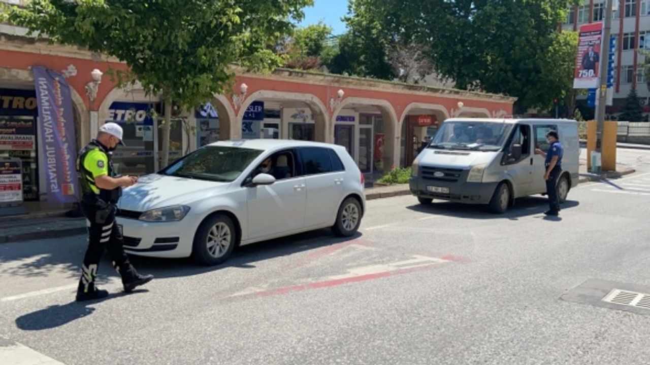 Trakya'da, Kovid-19 tedbirleri kapsamında uygulanan sokağa çıkma kısıtlaması denetimleri sürüyor