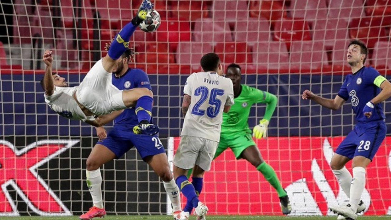UEFA Şampiyonlar Ligi'nde sezonun en iyi golü Porto'dan Mehdi Taremi'nin röveşatası seçildi