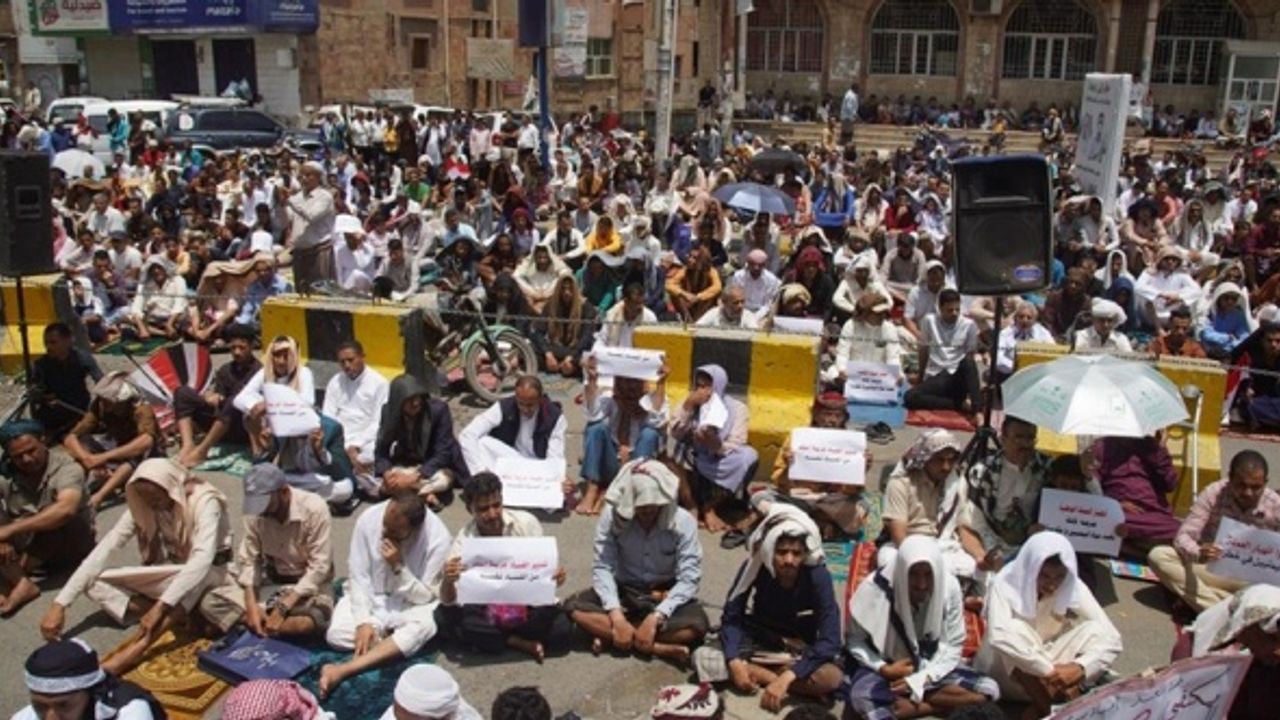 Yemen'de hayat pahalılığı ve yolsuzluğa karşı protestolar büyüyerek devam ediyor!