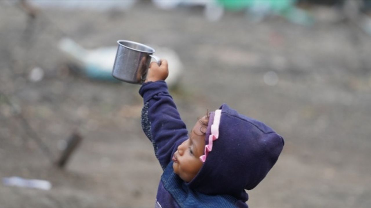Yemen'de 7 yıldır süren savaşın bedelini mülteci kamplarındaki kadın ve çocuklar ödüyor
