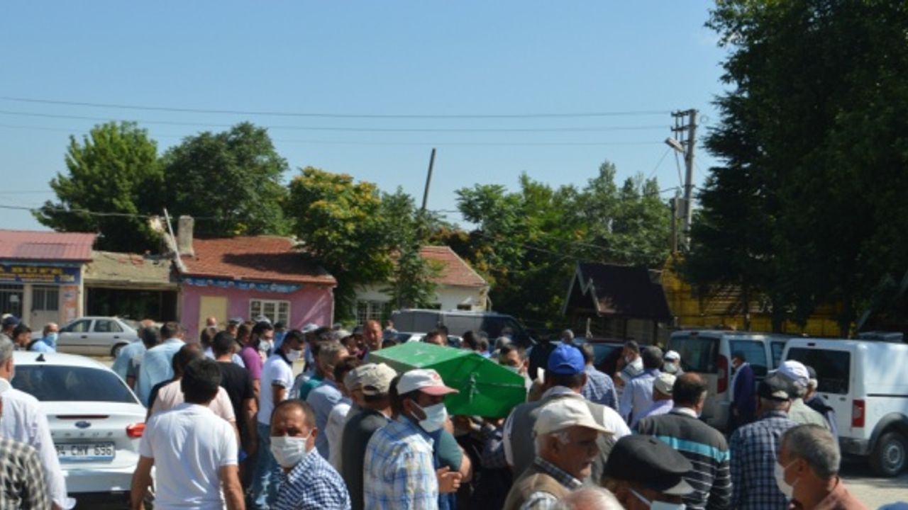 Afyonkarahisar'da baraj göletinde boğulan çocuk ile amcası defnedildi