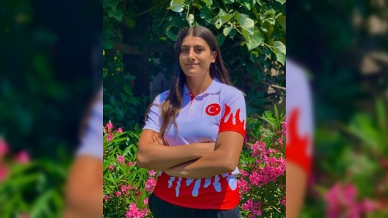 Avrupa Gençler Güreş Şampiyonası'nda kadınlar 76 kiloda Melisa Sarıtaç altın madalya kazandı