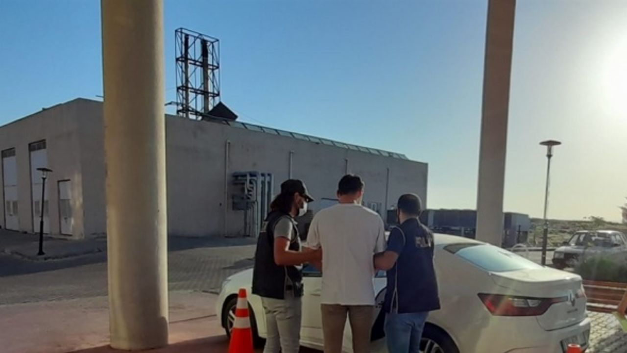 Balıkesir merkezli FETÖ operasyonunda 23 şüpheliden 3'ü tutuklandı