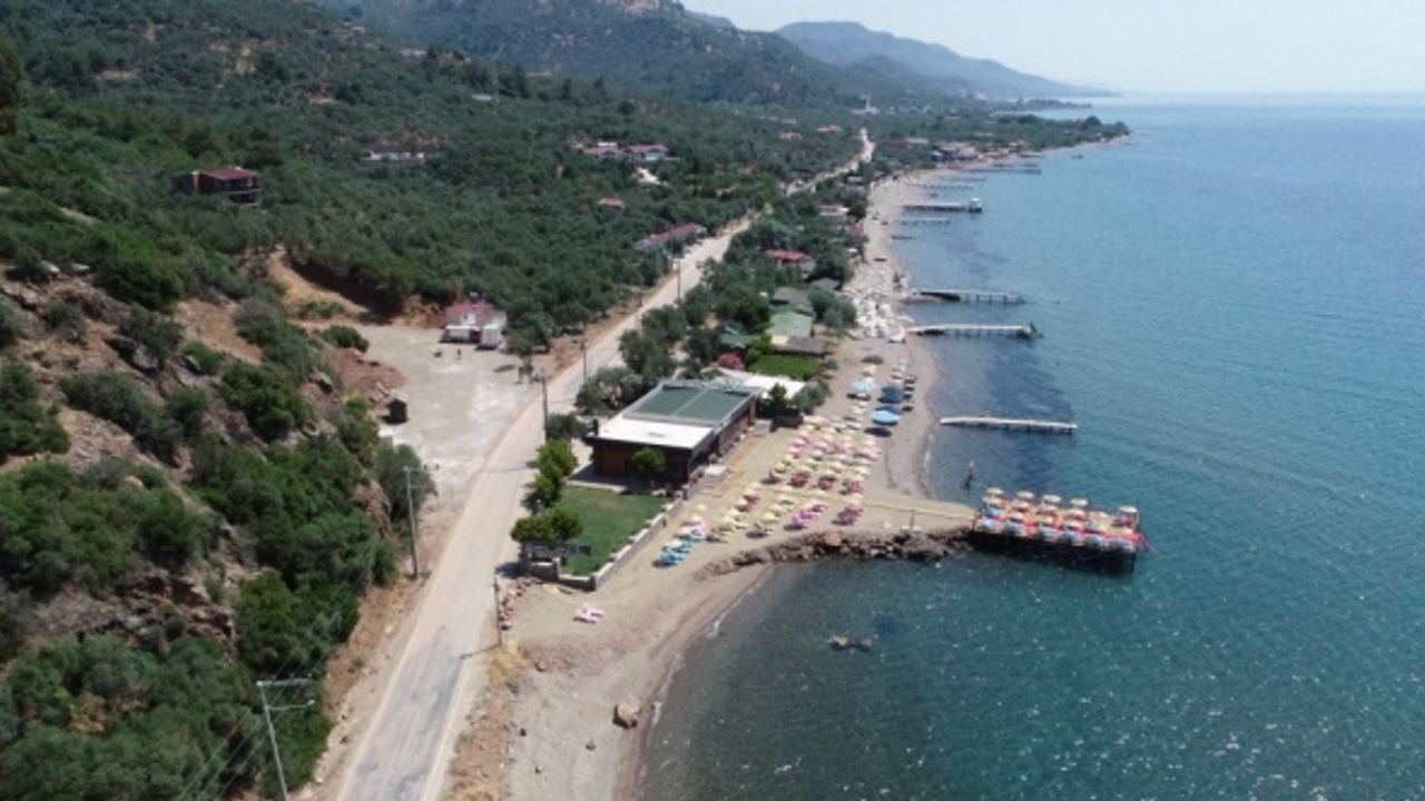 Çanakkale'de sahildeki plaj tesisine kaçak yapıldığı gerekçesiyle yıkım kararı