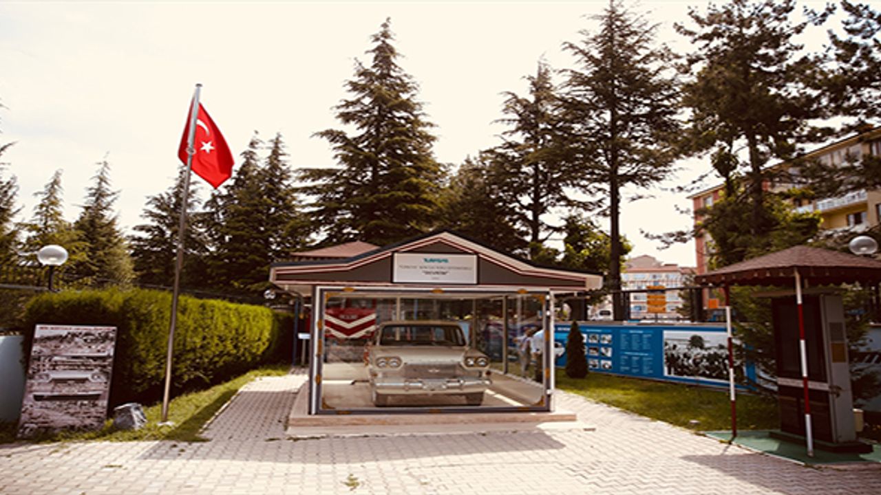 Devrim Otomobili Müzesi kapılarını yeniden ziyaretçilerine açtı