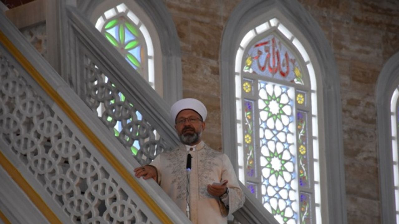 Diyanet İşleri Başkanı Erbaş, Ordu'da Altınordu Akyazı Uhud Camisi'nde hutbe irat etti
