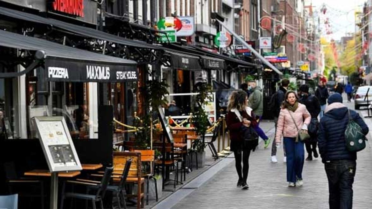Hollanda'da sıkı tedbirler geri geliyor