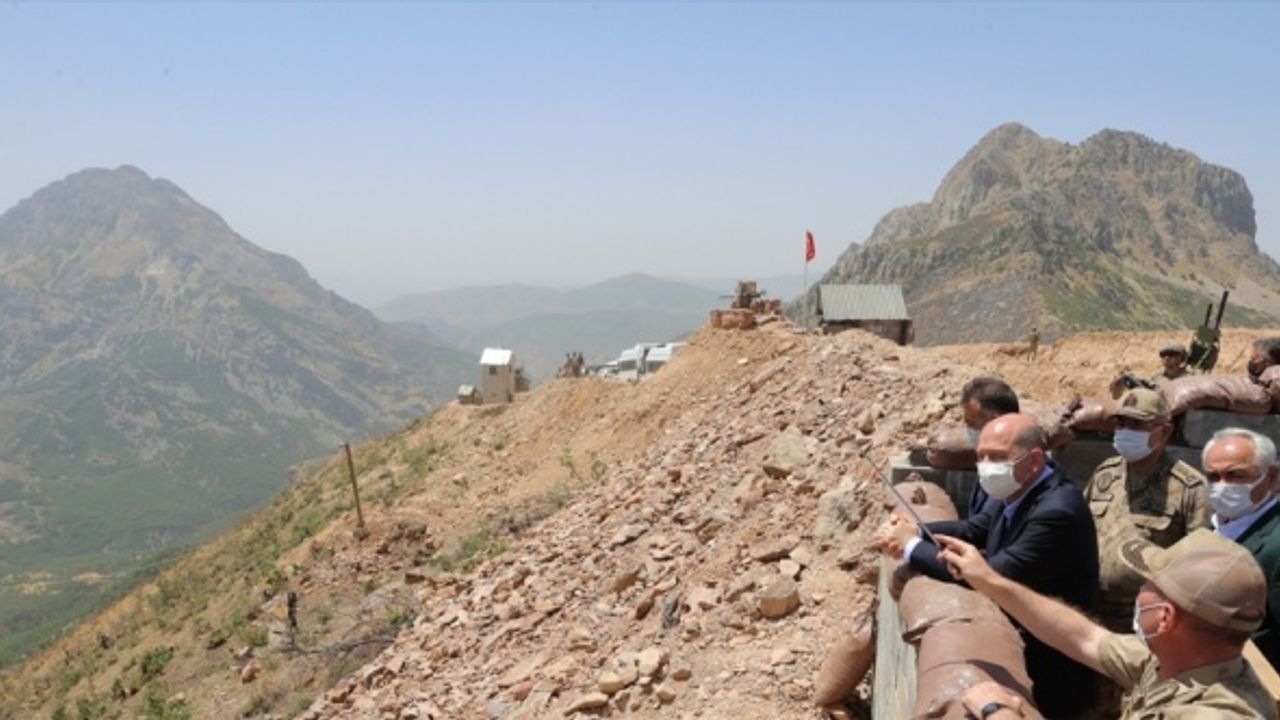 İçişleri Bakanı Süleyman Soylu, Bitlis'te güvenlik toplantısına katıldı