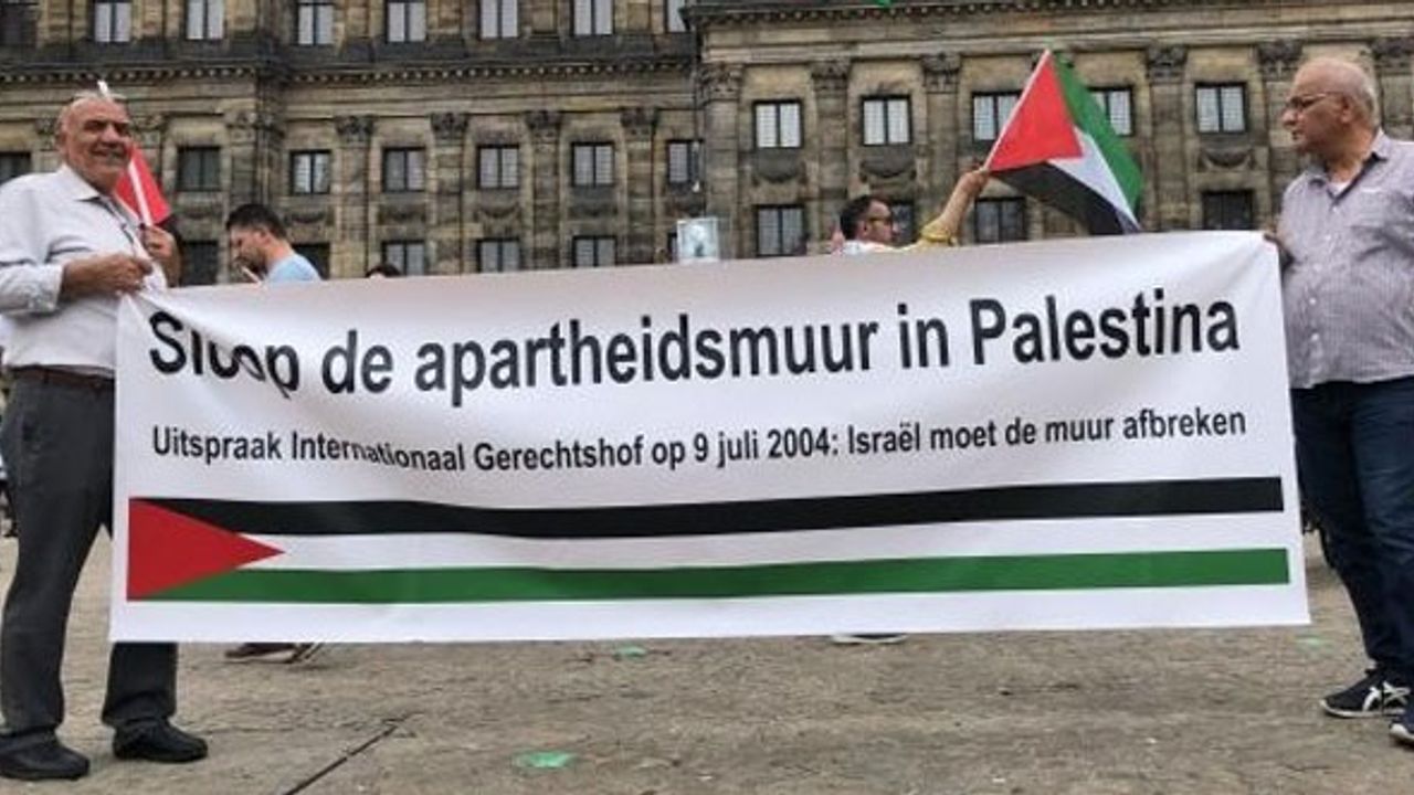 İsrail’in Filistin topraklarında inşa ettiği duvar protesto edildi