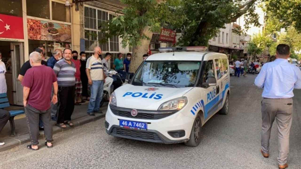 Kahramanmaraş'ta bir kişiyi cami avlusunda öldürdüğü iddiasıyla gözaltına alınan zanlı tutuklandı