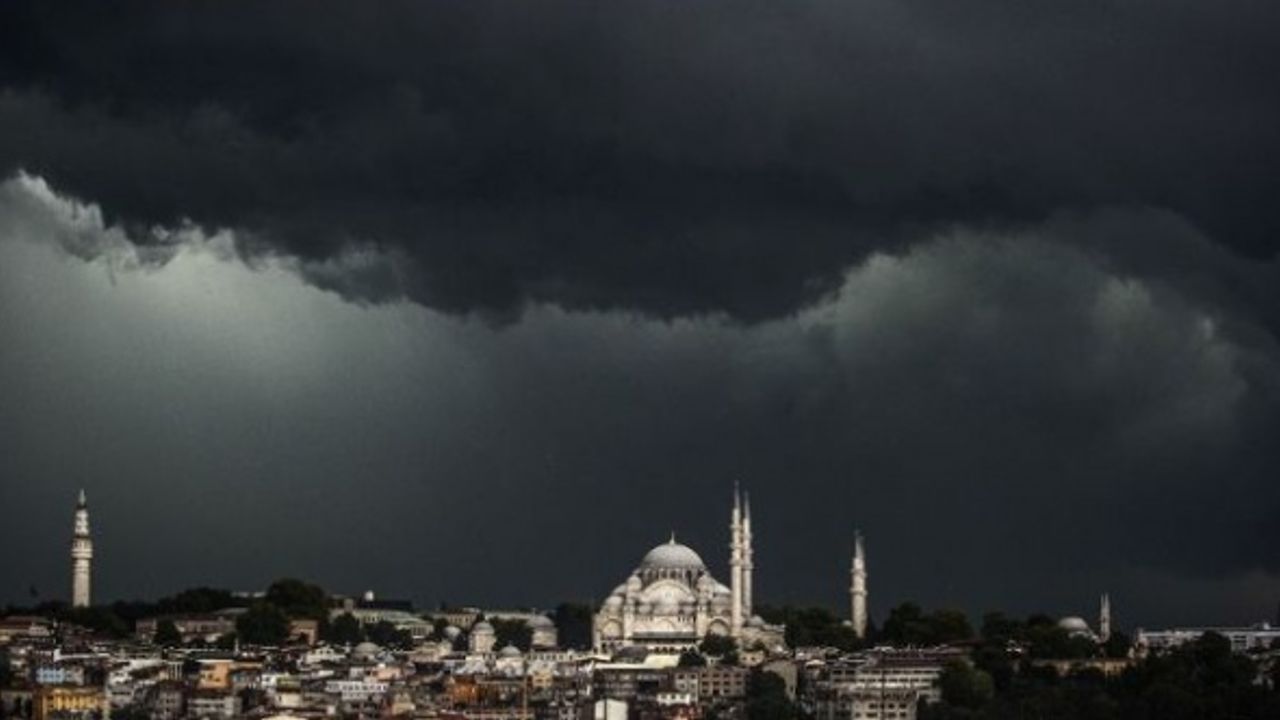 MGM'den yarın için İstanbul'a 'süper hücre' uyarısı!