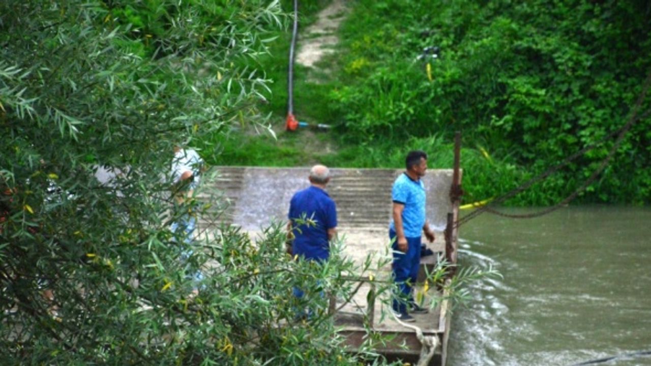 Sakarya Nehri'ne girdikten sonra gözden kaybolan genç için arama çalışması başlatıldı