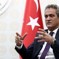 Mahmut Özer
