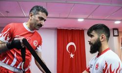 Adanalı genç kick boksçu Mücahit'in hedefi Avrupa şampiyonluğu