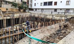 Avcılar'da yapım aşamasındaki bir binanın istinat duvarı çöktü