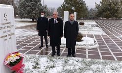 DSP Genel Başkanı Aksakal, Rahşan Ecevit'i mezarı başında andı