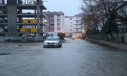 Edirne'de sağanak nedeniyle mermer işletmesini su bastı