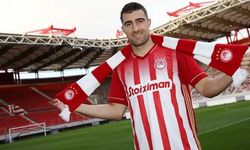 Fenerbahçe'nin de talip olduğu Sokratis ülkesine döndü!