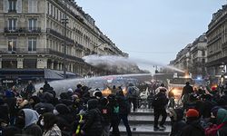 Fransa’da güvenlik yasa tasarısına karşı protestolar sürüyor
