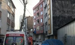 Gaziosmanpaşa'da evde çıkan yangında dumandan etkilenen kişi hayatını kaybetti