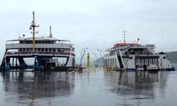 Gelibolu-Lapseki feribot seferleri fırtına nedeniyle yapılamıyor