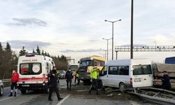 Anadolu Otoyolu'nda iki kişinin yaralandığı zincirleme trafik kazası ulaşımı aksattı