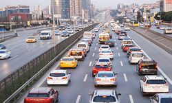 İstanbul'da hafta, kısıtlama sonrası hareketli başladı