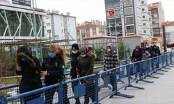 Niğde merkezli FETÖ operasyonunda yakalanan 17 kadın şüpheliden 5'i adliyede