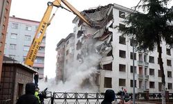 Rize'nin 'Pisa Kuleleri' yıkılıyor