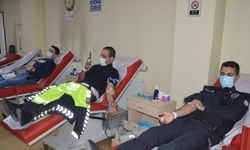 Sakarya'da AFAD ve emniyet personelinden farkındalık için kan bağışı