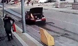 Sivas'ta yanan otomobili bölgede görevli polisler söndürdü!