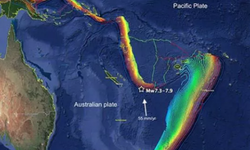 7.9 şiddetinde sallandılar! Tsunami uyarısı tedirgin etti!
