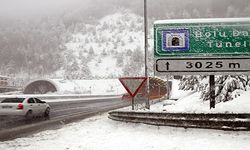 Bolu Dağı'nda yoğun kar yağışı etkili oluyor