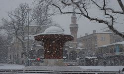 Bursa kent merkezinde kar kalınlığı 15 santimetreye yaklaştı