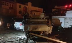 Çeşme’de hortum: Araçlar devrildi, yaralılar var