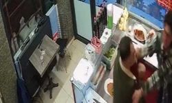 Çiğ köfte acılı olduğu gerekçesiyle iş yeri çalışanını dövdü